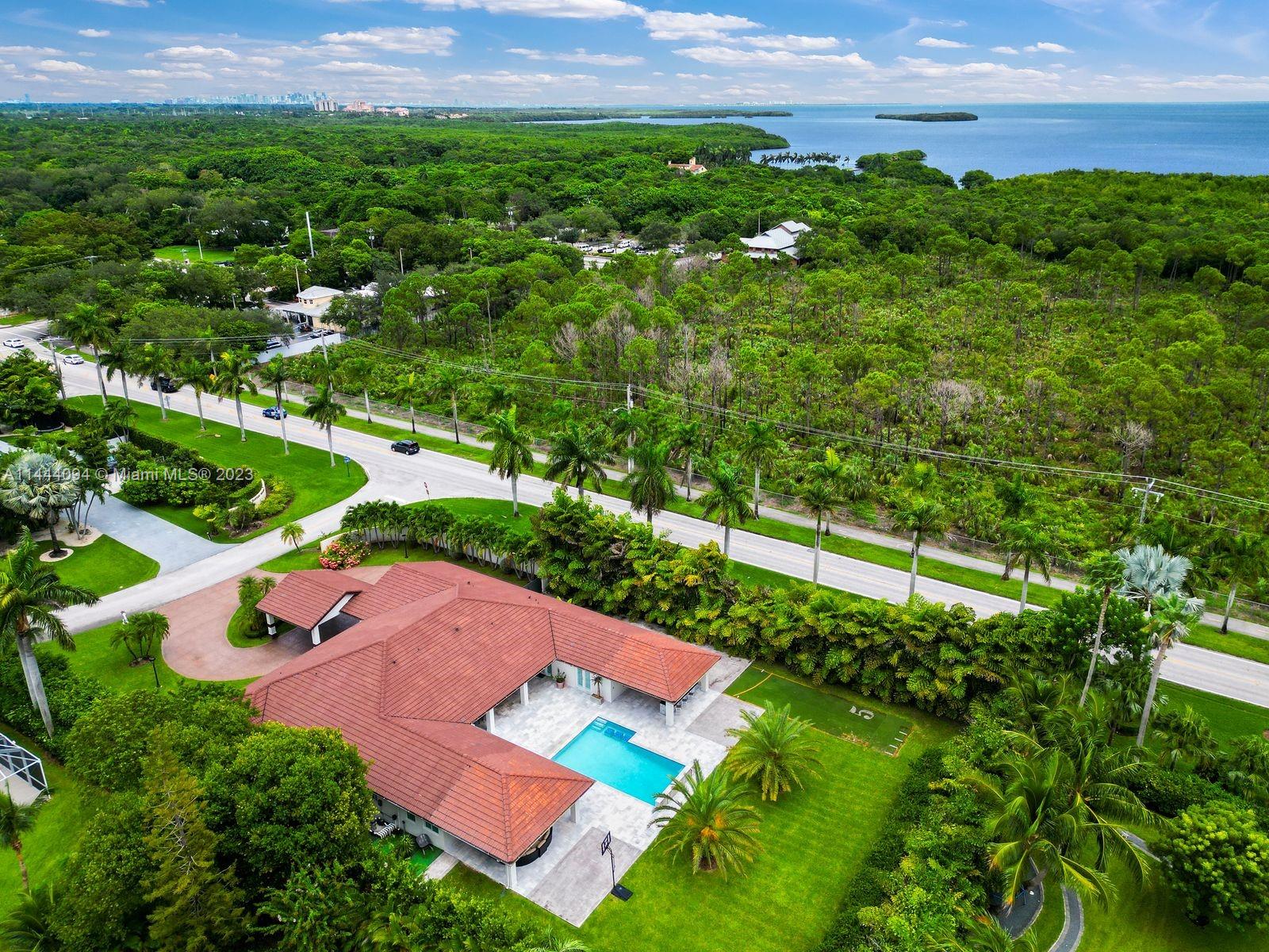 BANYAN WOODS - Residential