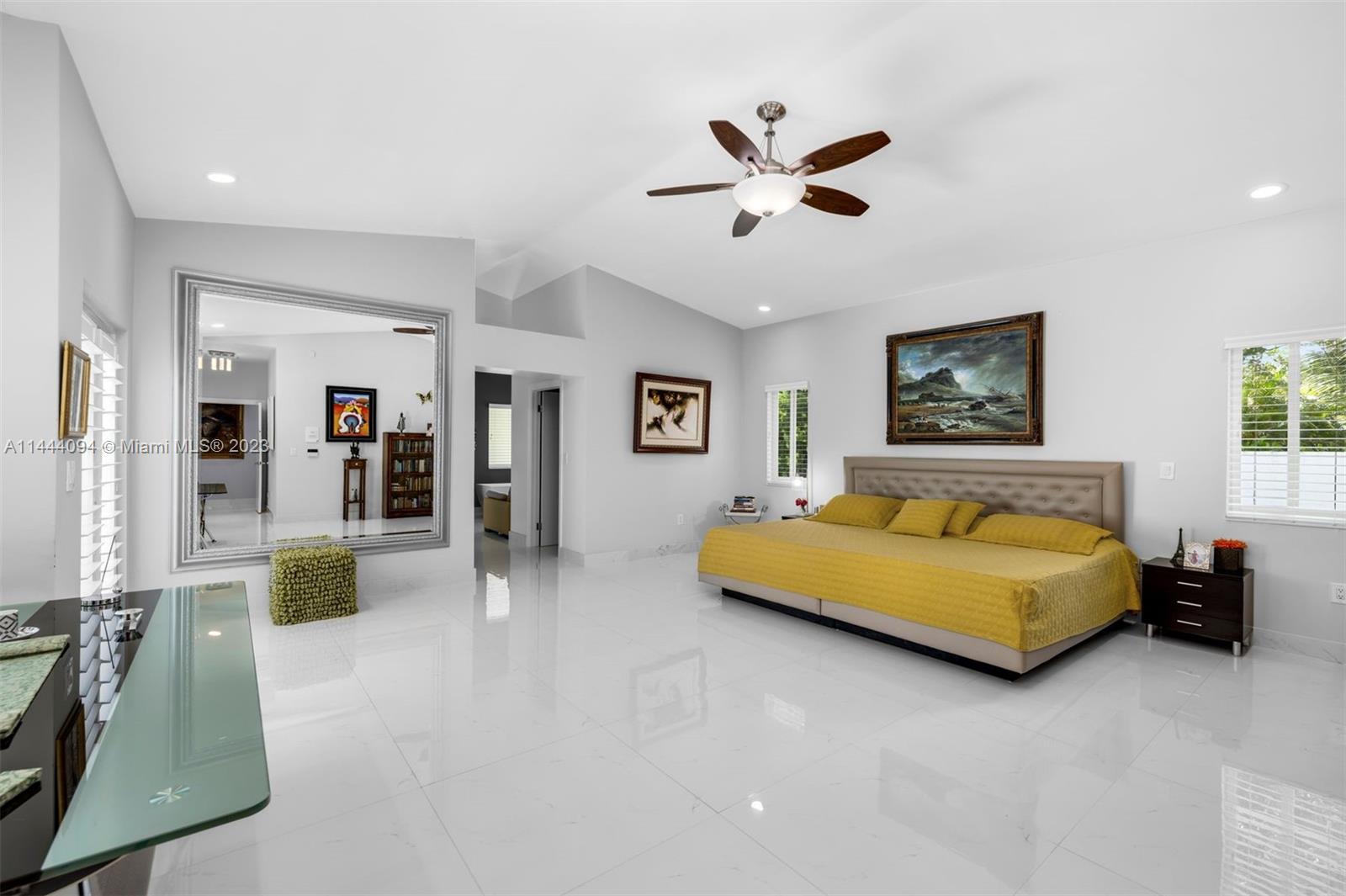 BANYAN WOODS - Residential