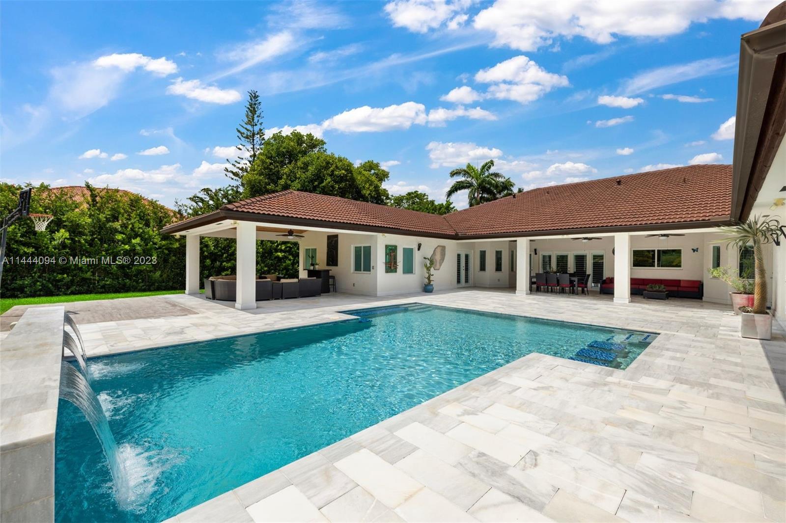 BANYAN WOODS - Residential