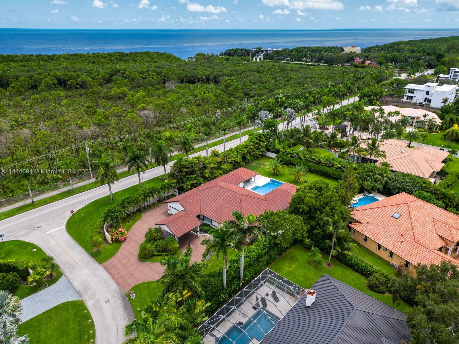 BANYAN WOODS - Residential