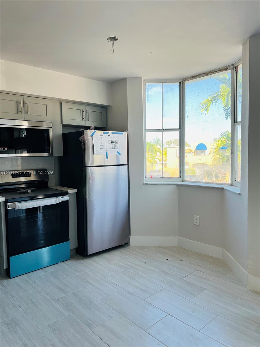 THE RIVIERA AT CORAL LAKE - Residential