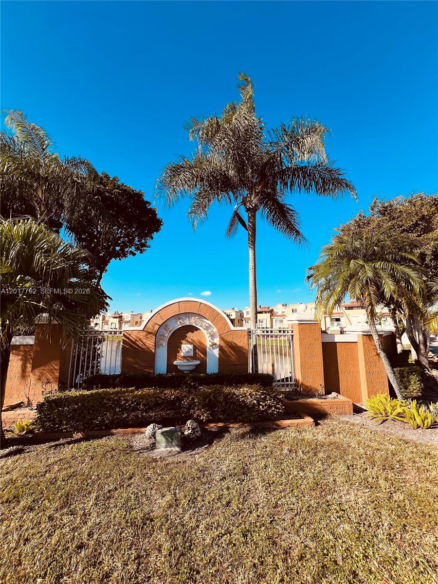 THE RIVIERA AT CORAL LAKE - Residential