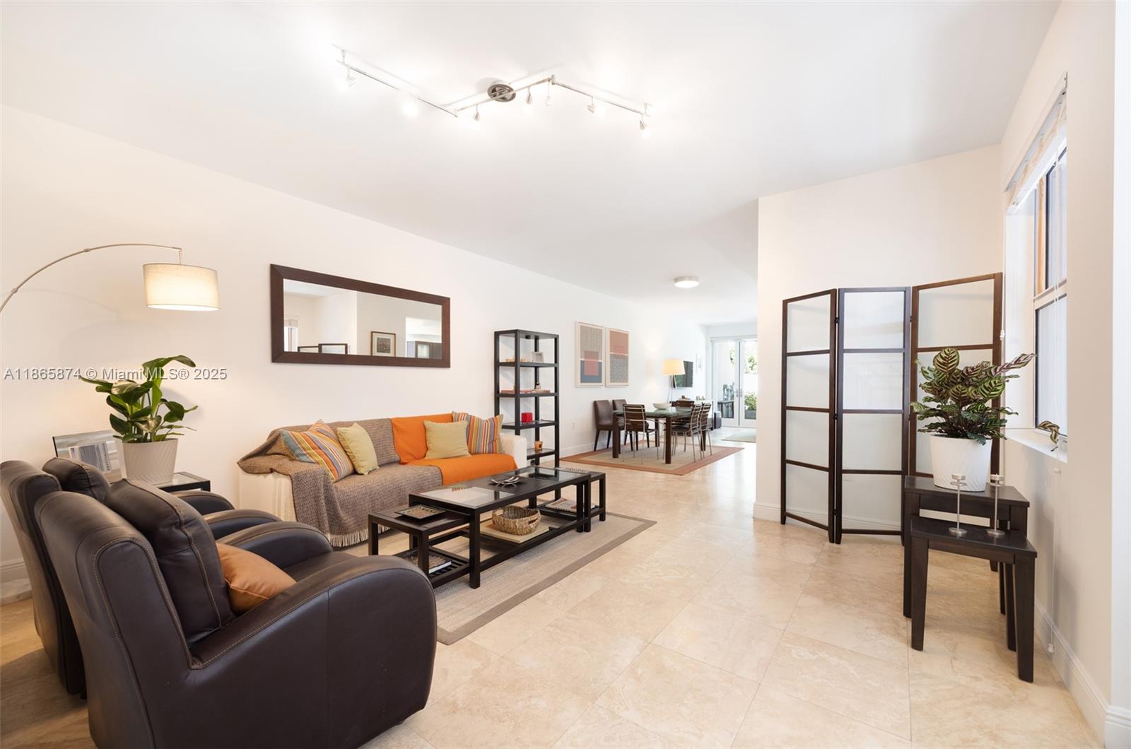 3109 Hibiscus St 3109