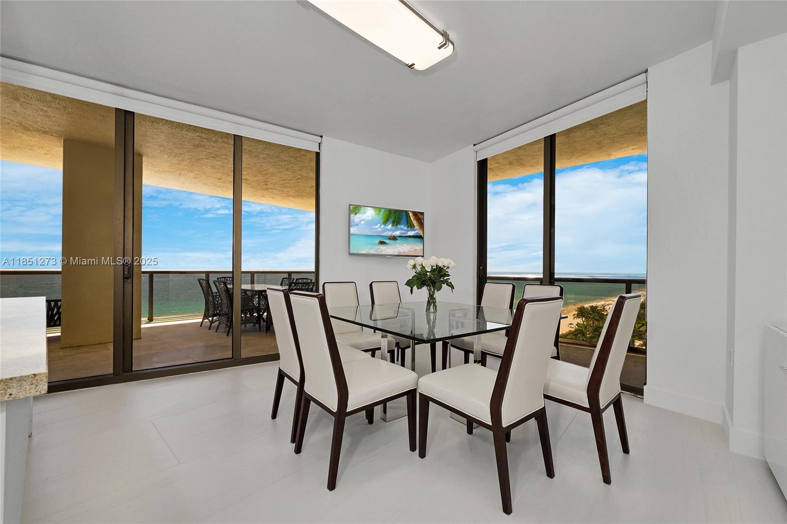 SAYAN CONDO - Residential