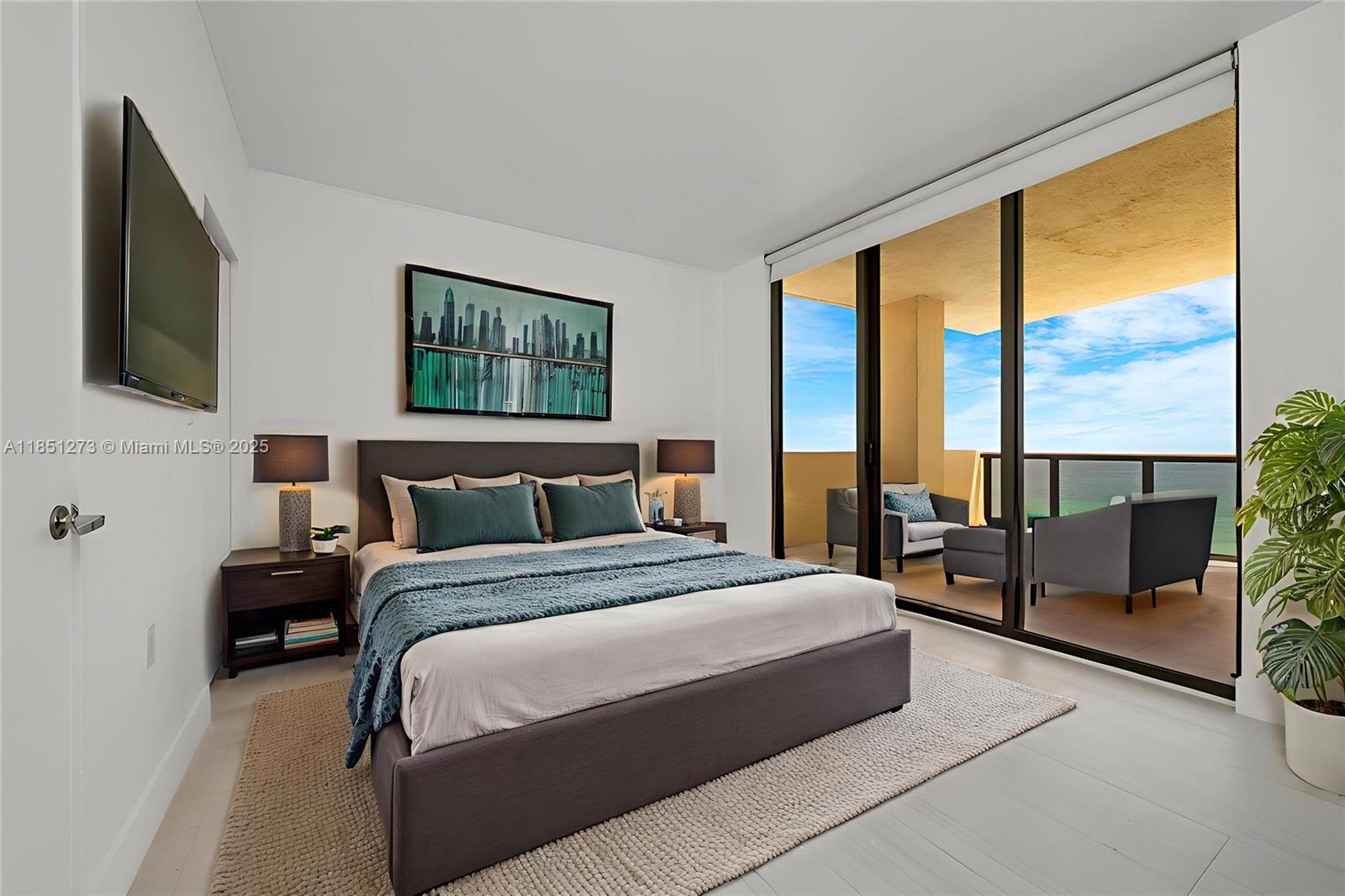 SAYAN CONDO - Residential