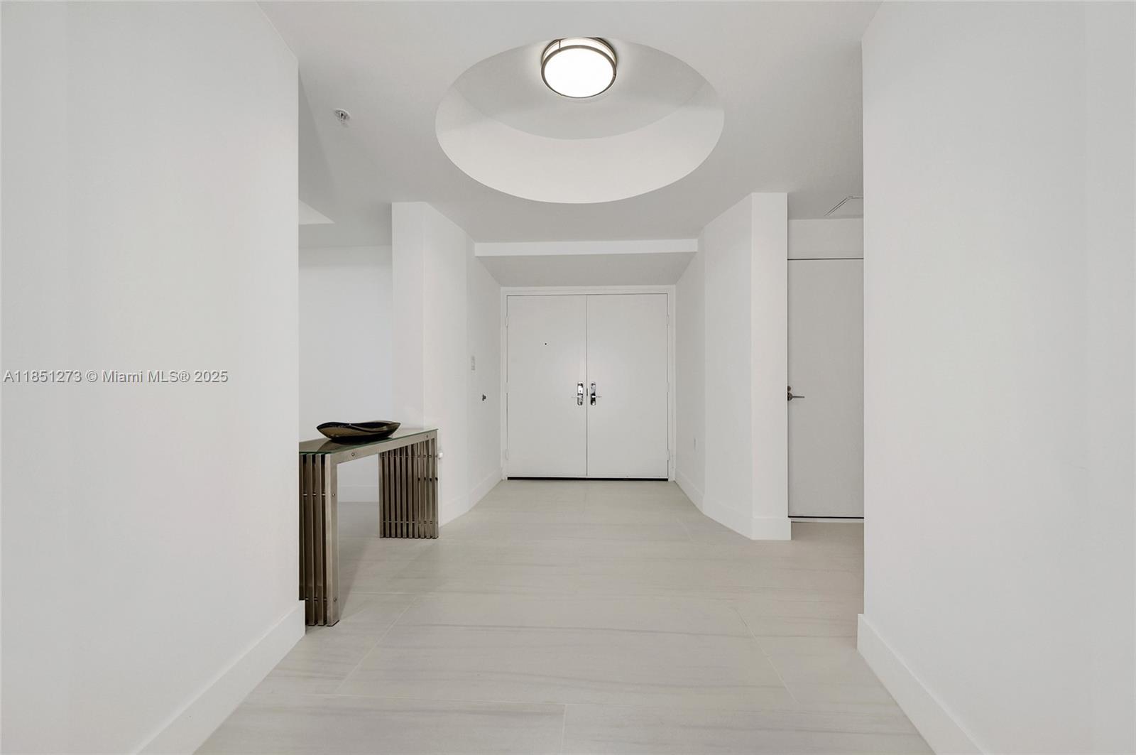 SAYAN CONDO - Residential