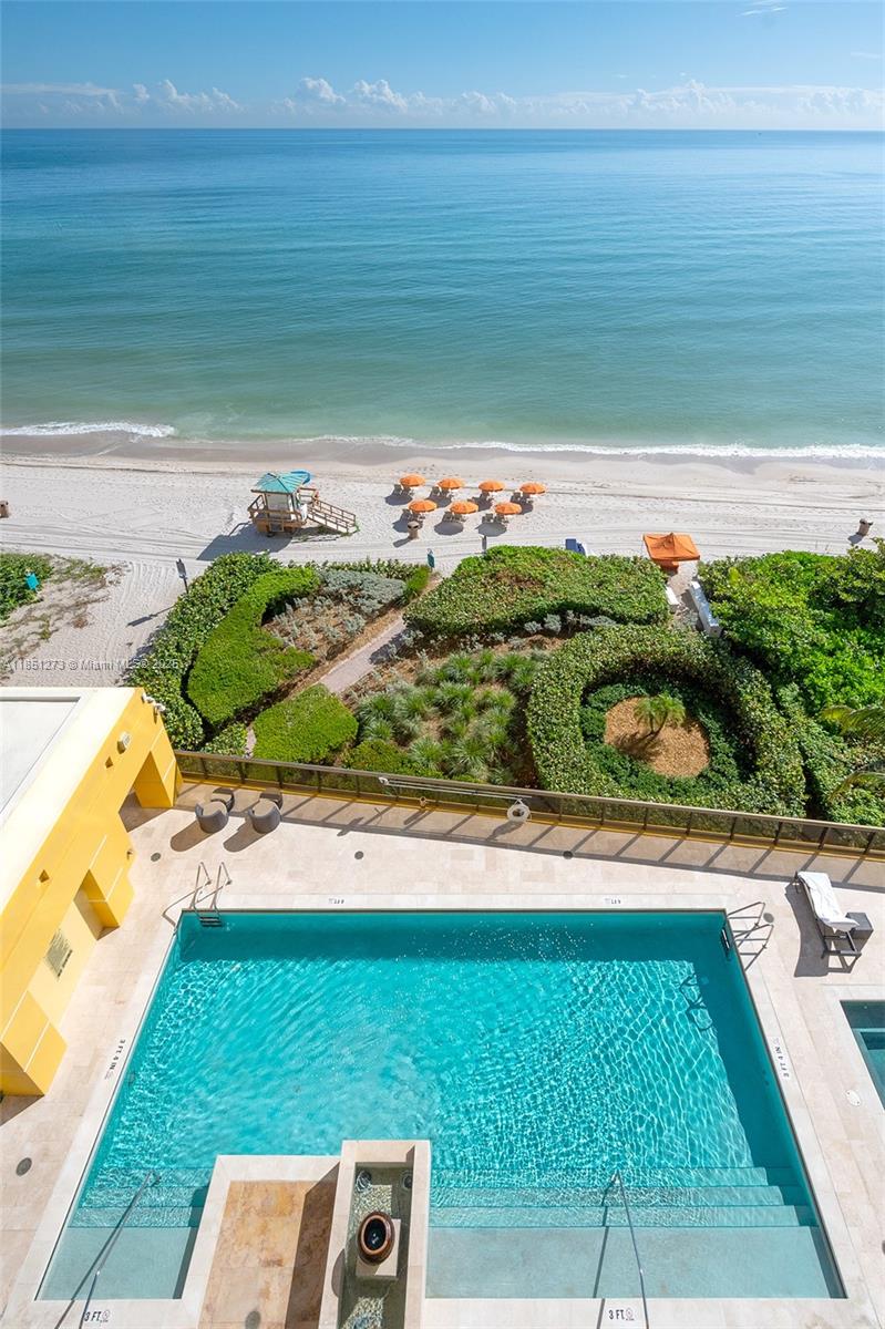 SAYAN CONDO - Residential