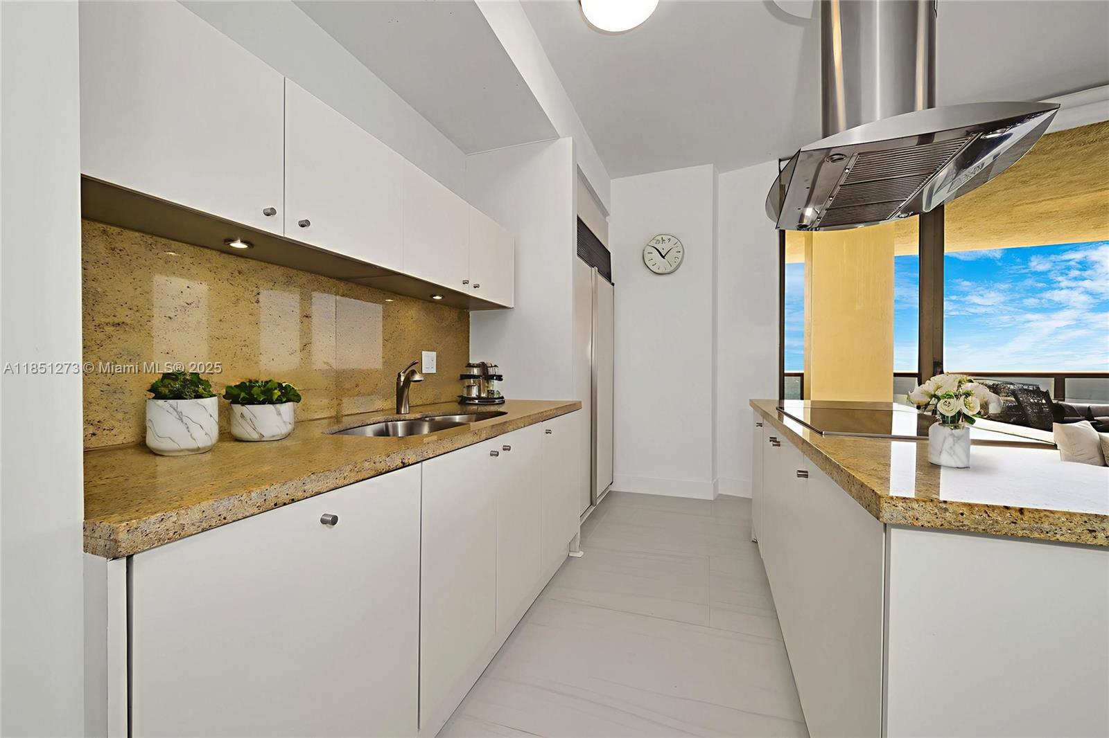 SAYAN CONDO - Residential