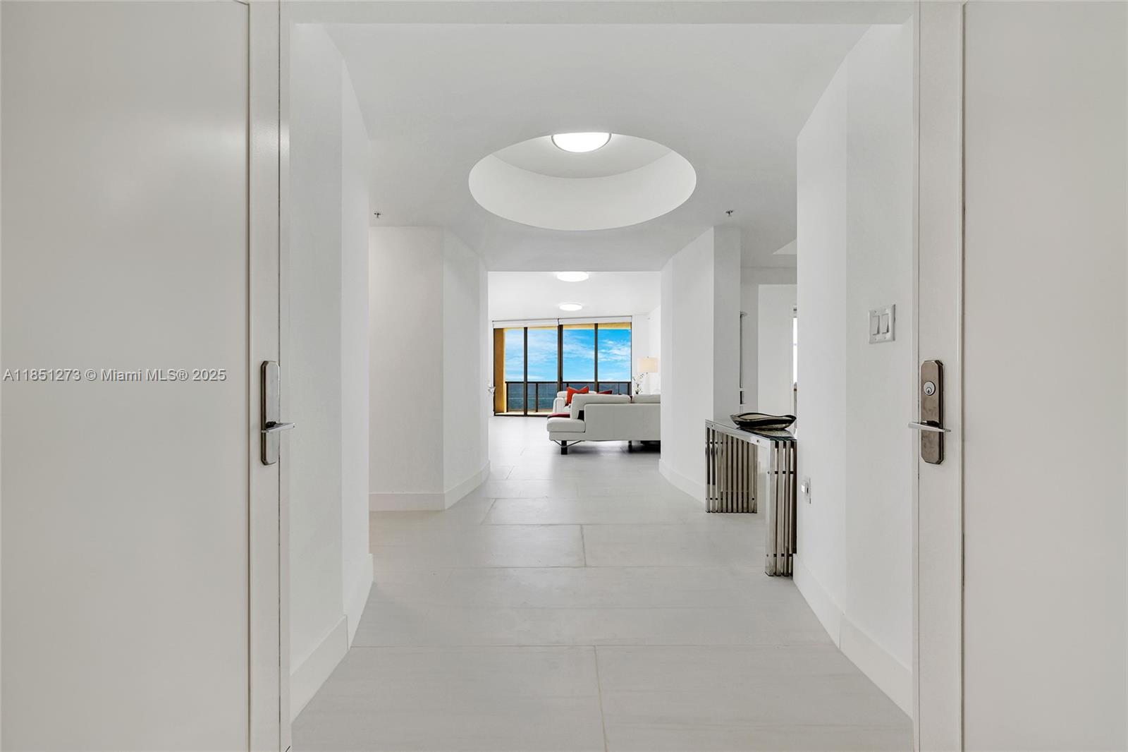 SAYAN CONDO - Residential