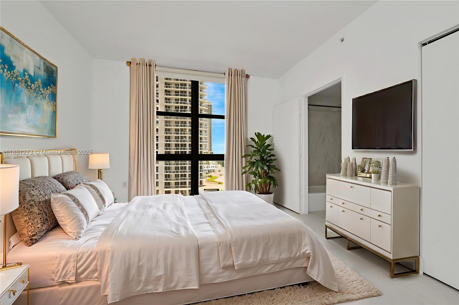 SAYAN CONDO - Residential