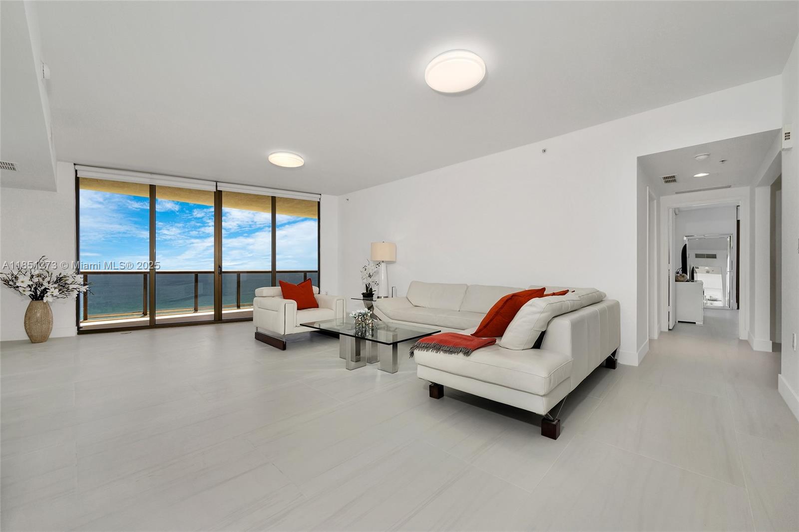 SAYAN CONDO - Residential