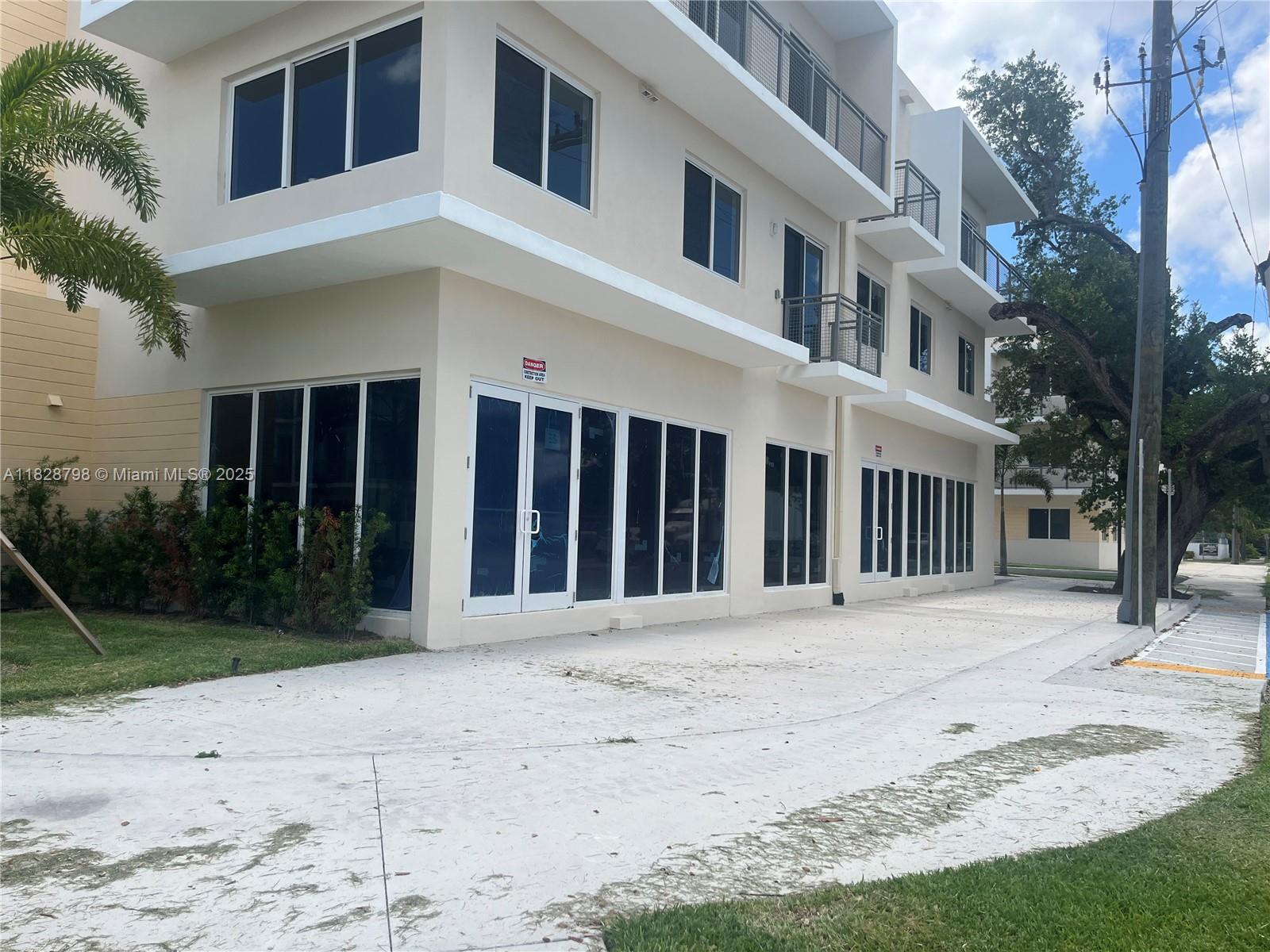 1105 SW 70th Ave 102