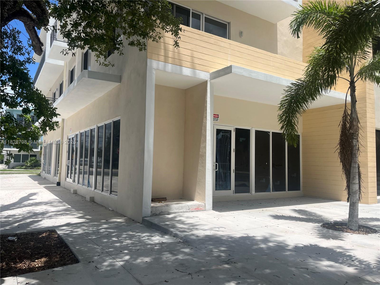 Prime Leasing Opportunity – 3,000 Sq. Ft space available for lease, ready for custom build-out to suit your business needs. Ideally located in a central area, surrounded by a high density of residential communities. Perfect for a restaurant, retail storefront, or professional office. Excellent visibility and foot traffic in a growing neighborhood. Located on the Ludlam Trail in a multifamily, garden style housing community. Call for more information.