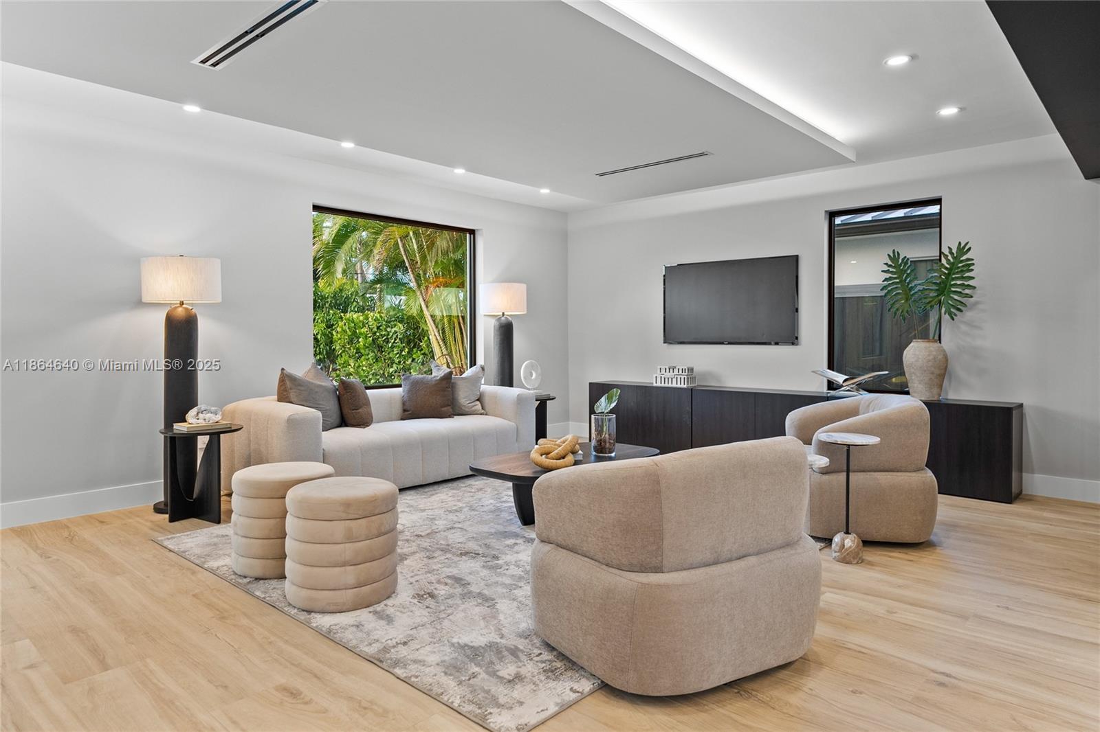 BERMUDA RIVIERA - Residential