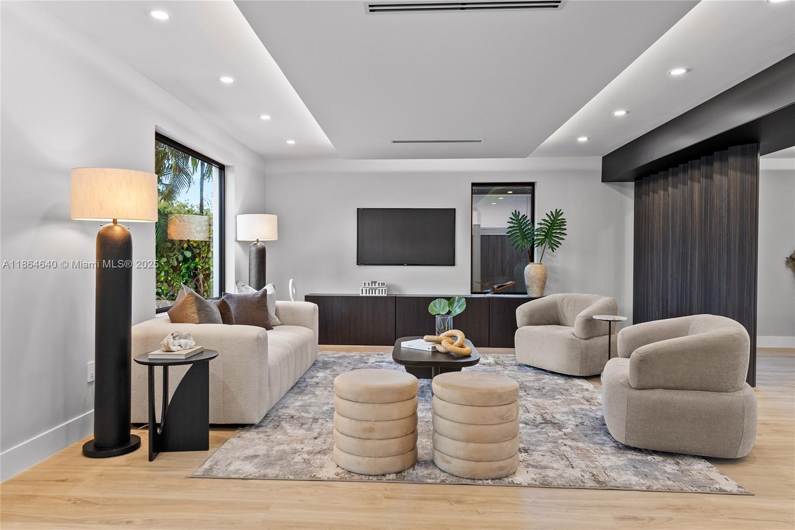 BERMUDA RIVIERA - Residential