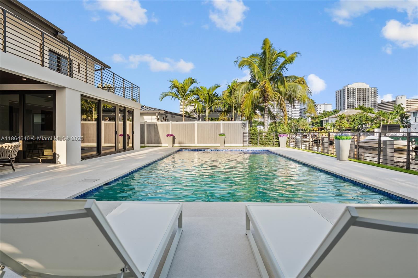 BERMUDA RIVIERA - Residential