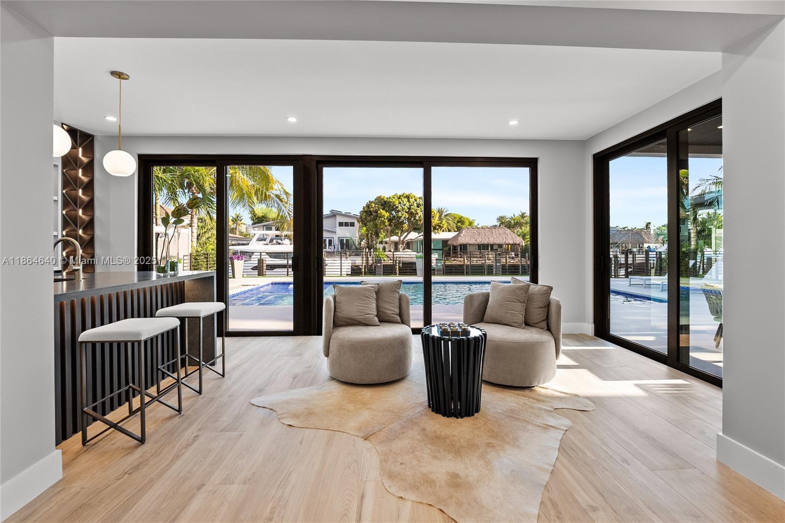 BERMUDA RIVIERA - Residential
