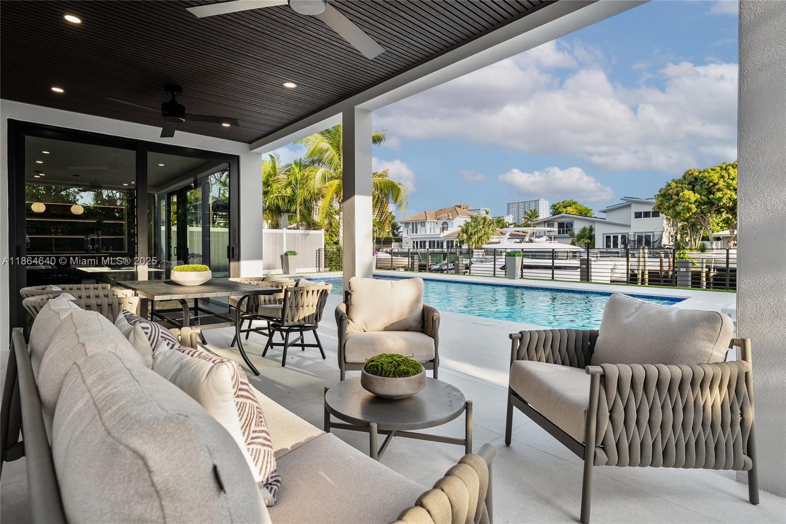 BERMUDA RIVIERA - Residential