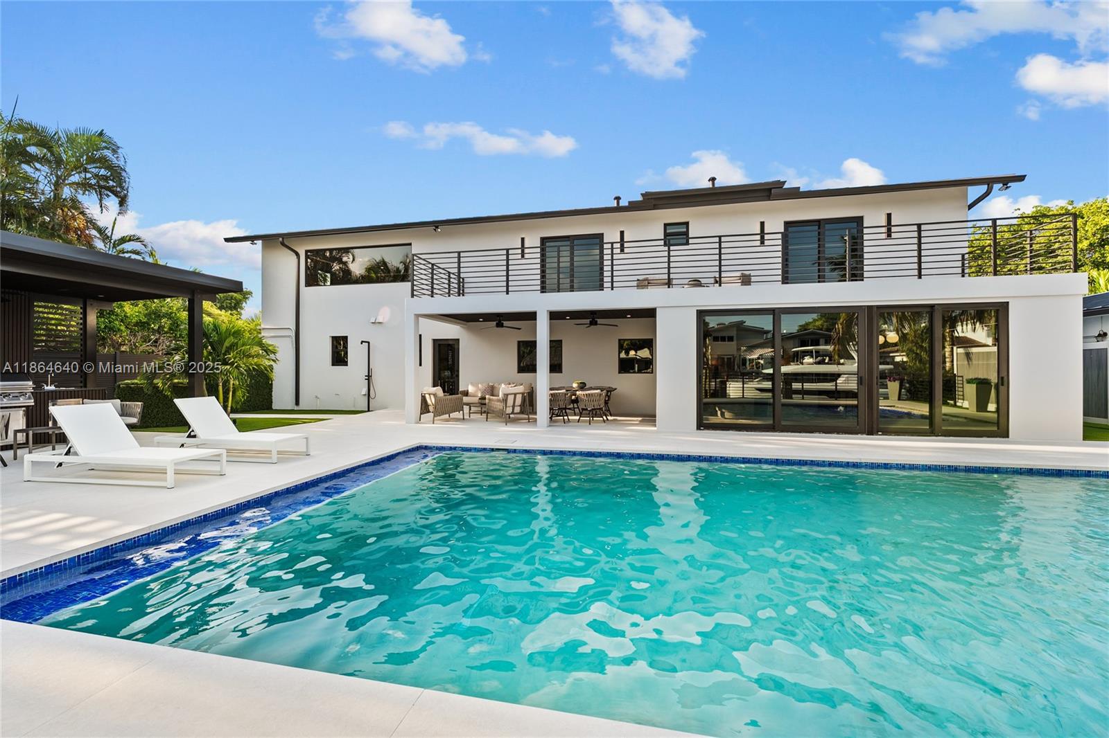 BERMUDA RIVIERA - Residential