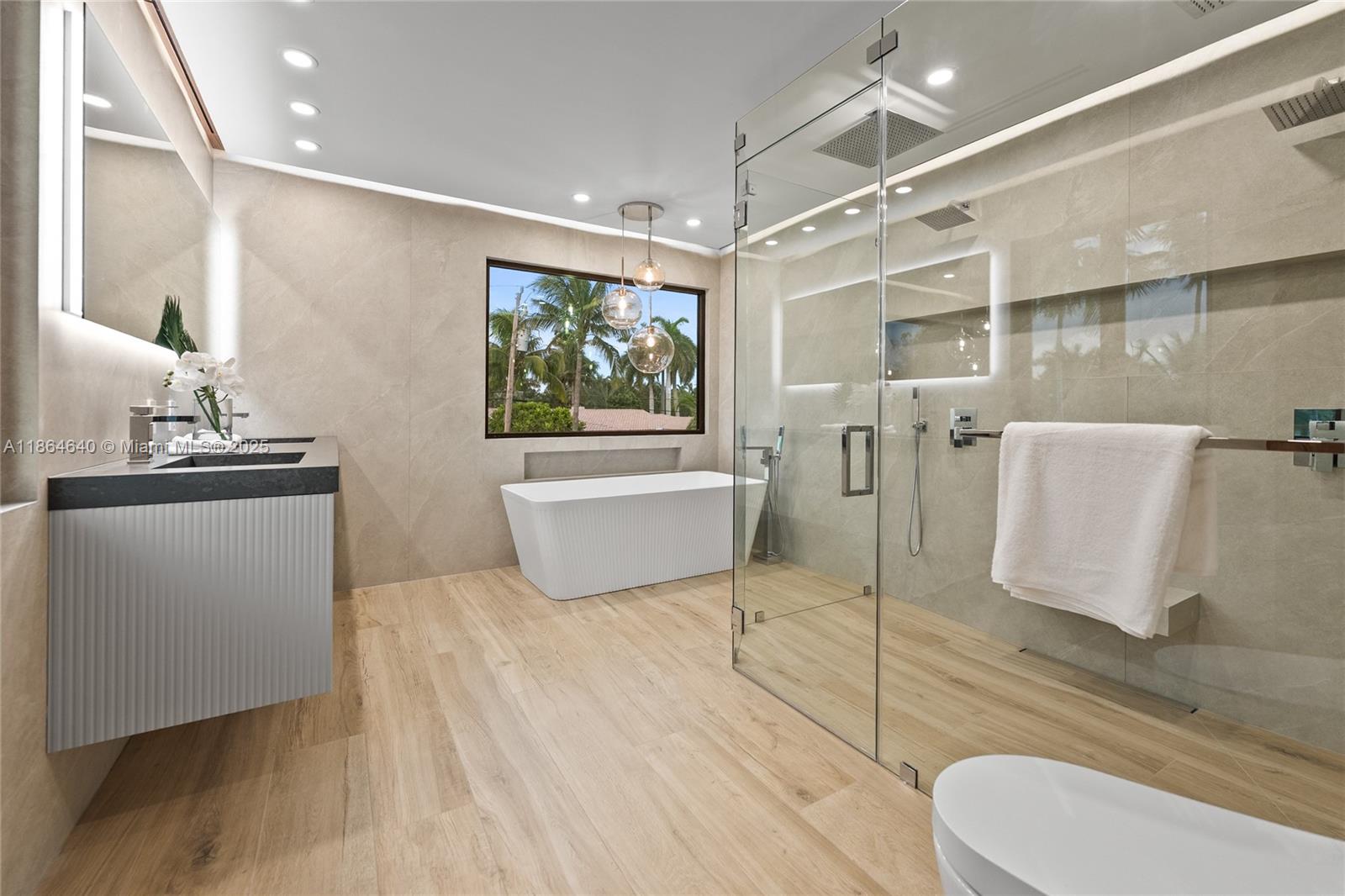 BERMUDA RIVIERA - Residential