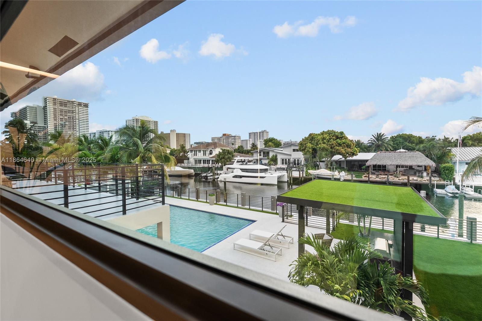 BERMUDA RIVIERA - Residential