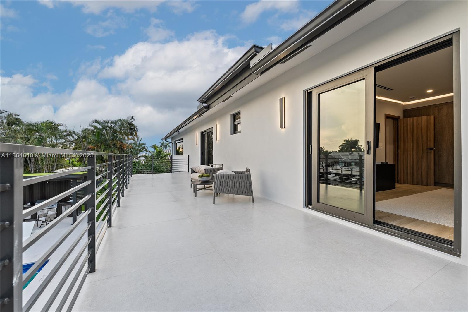 BERMUDA RIVIERA - Residential