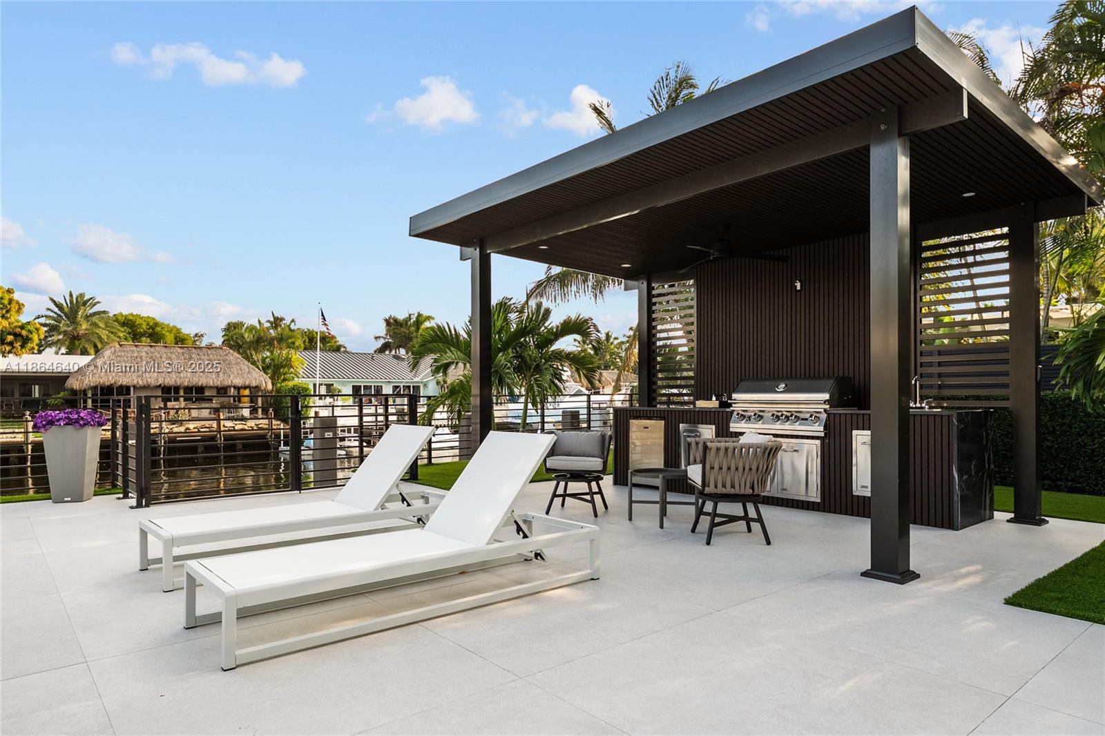 BERMUDA RIVIERA - Residential