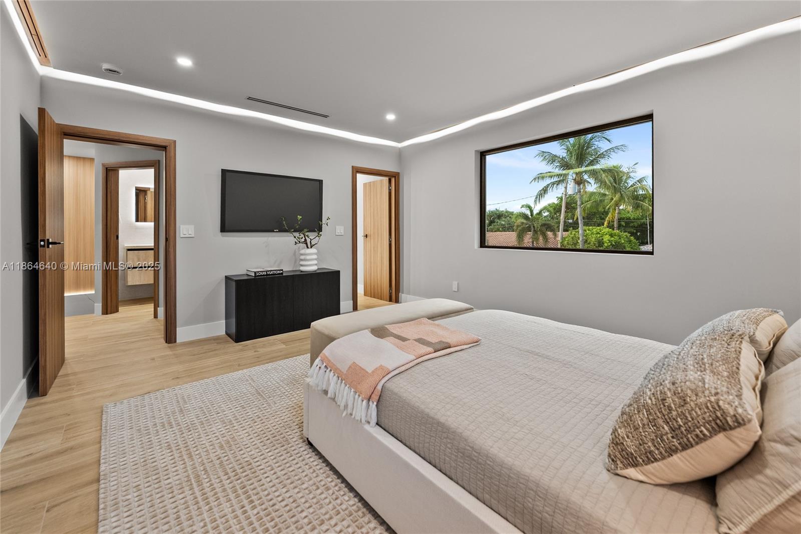 BERMUDA RIVIERA - Residential