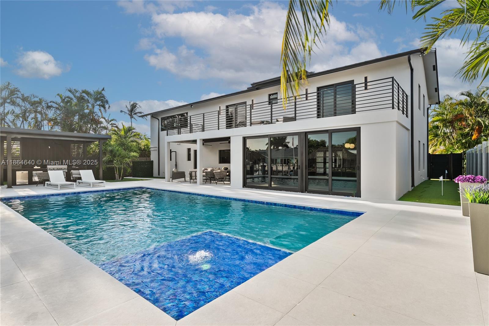 BERMUDA RIVIERA - Residential