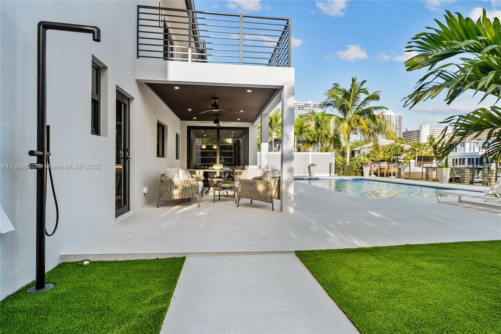BERMUDA RIVIERA - Residential