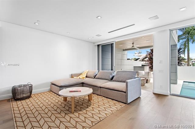 SEAGATE YACHT CLUB - Residential