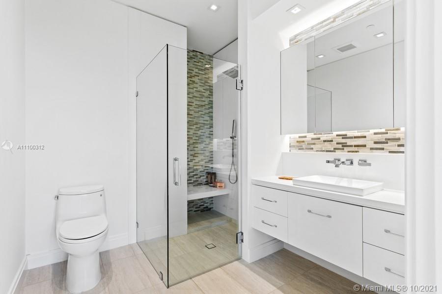 SEAGATE YACHT CLUB - Residential