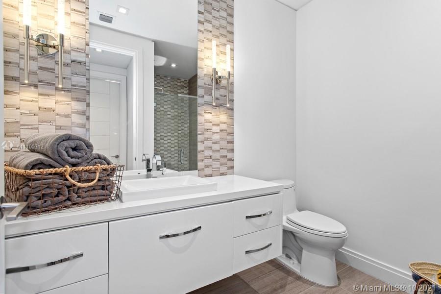 SEAGATE YACHT CLUB - Residential