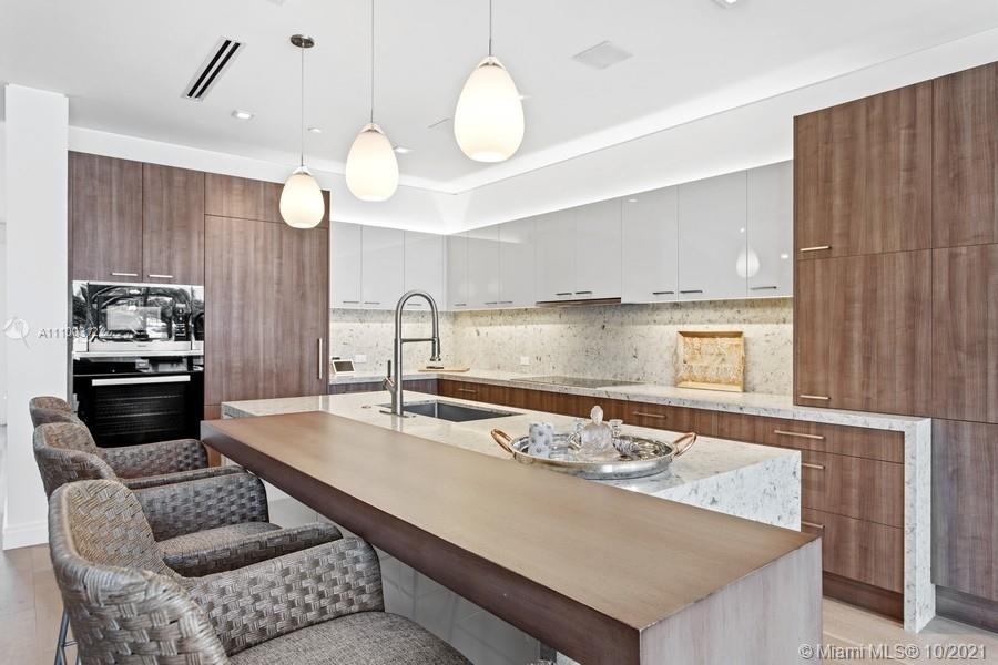 SEAGATE YACHT CLUB - Residential