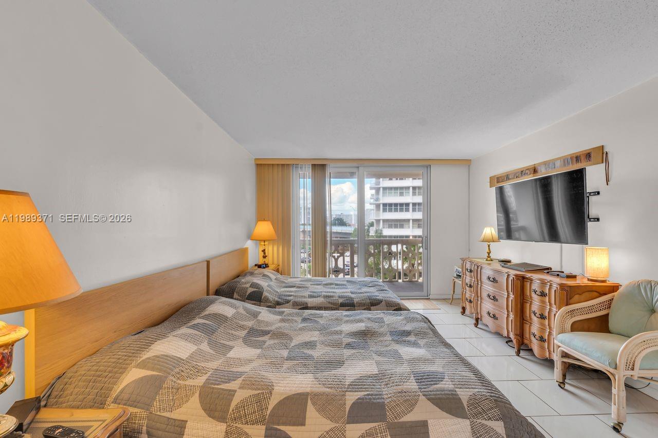 IMPERIAL TOWERS CONDO - Residential