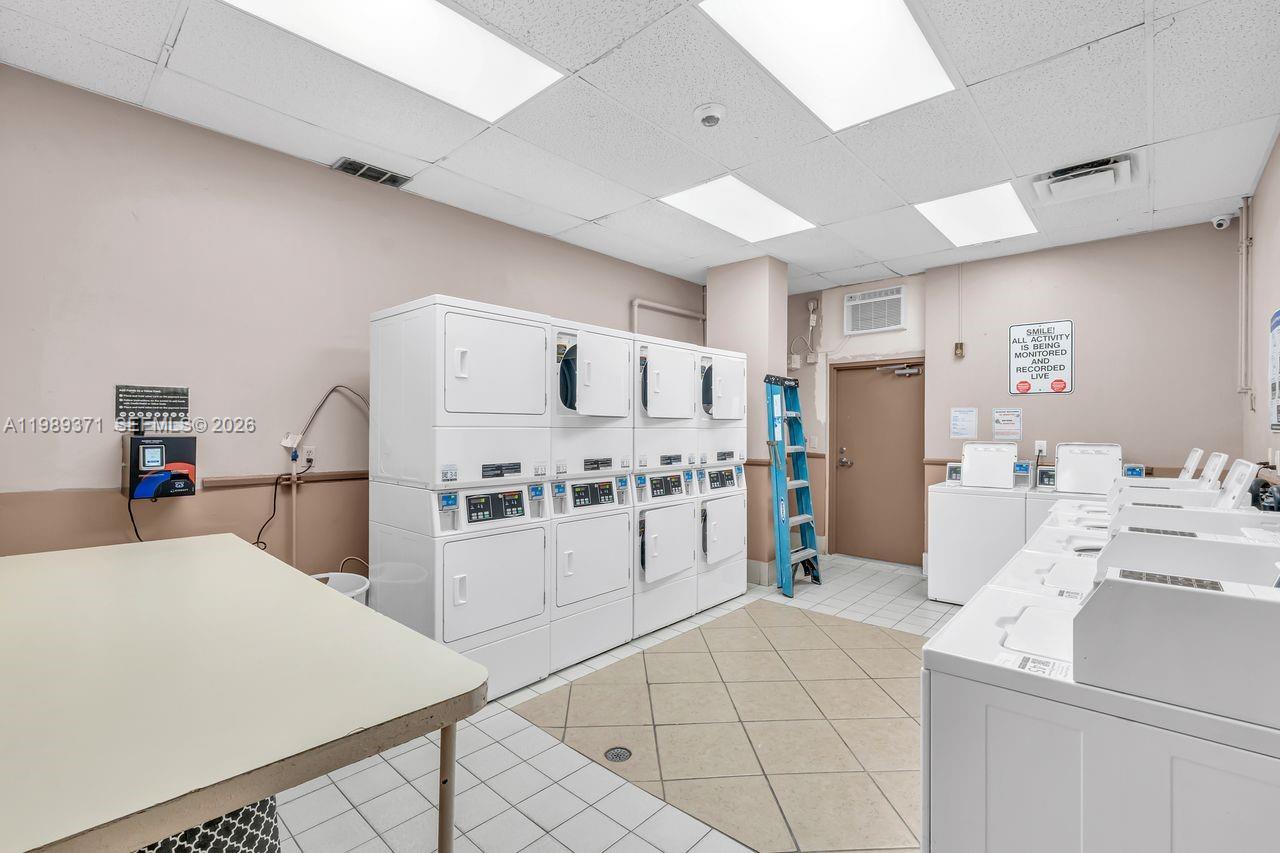 IMPERIAL TOWERS CONDO - Residential