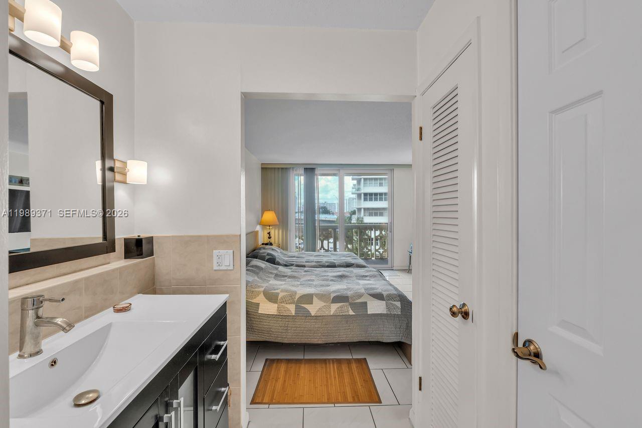 IMPERIAL TOWERS CONDO - Residential