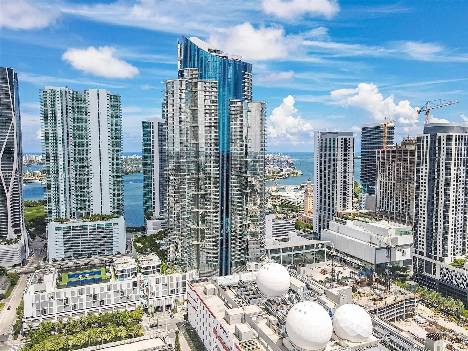 PARAMOUNT MIAMI WORLDCENTR - Residential