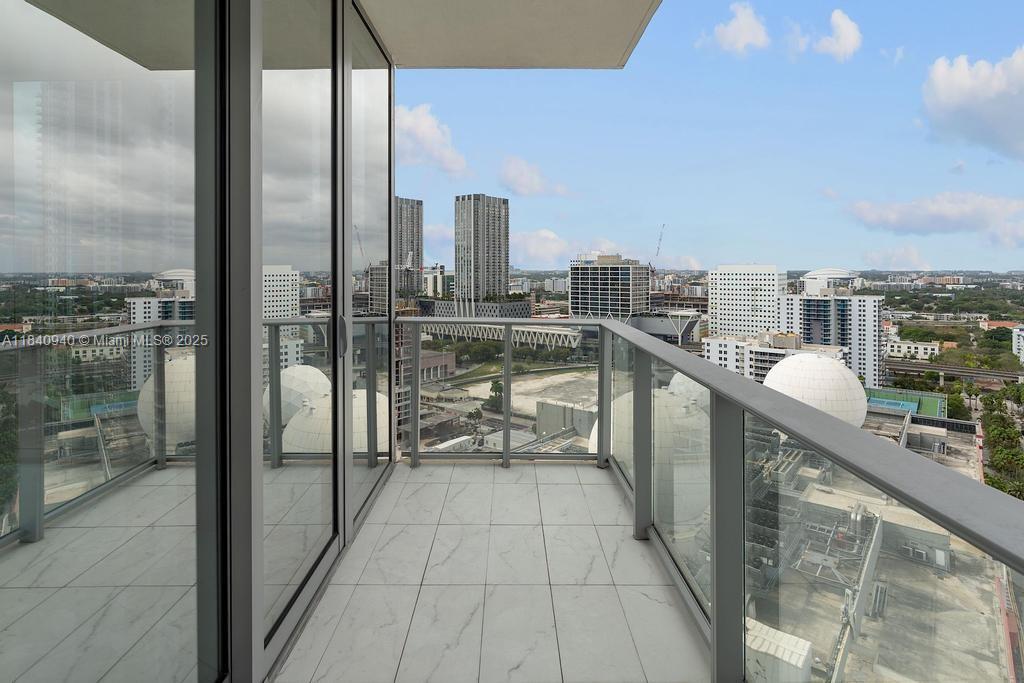 PARAMOUNT MIAMI WORLDCENTR - Residential