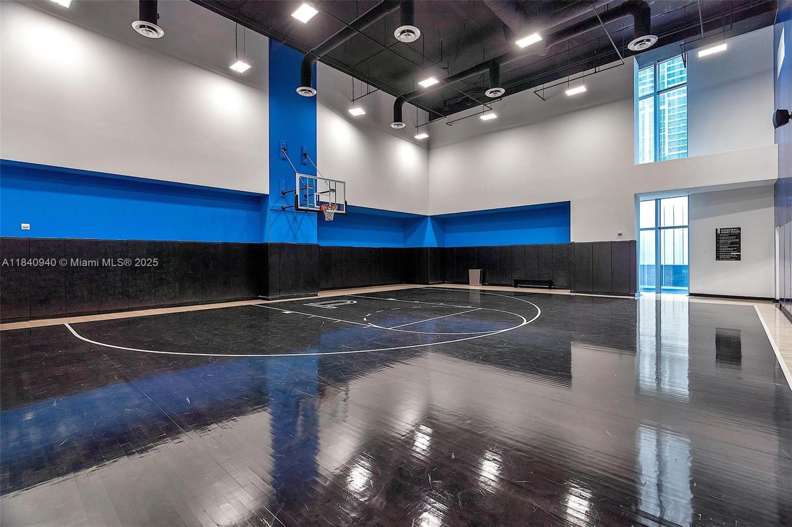 PARAMOUNT MIAMI WORLDCENTR - Residential