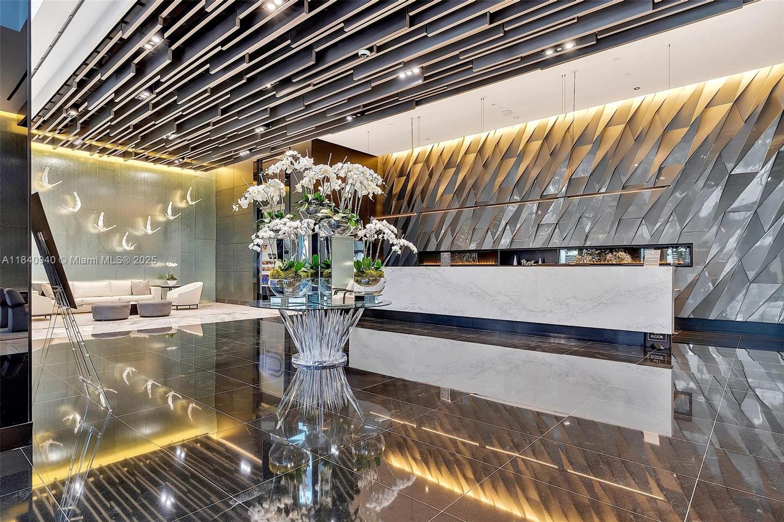 PARAMOUNT MIAMI WORLDCENTR - Residential