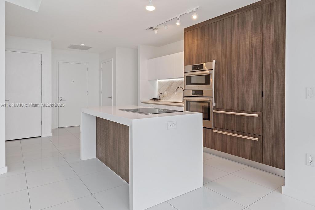 PARAMOUNT MIAMI WORLDCENTR - Residential