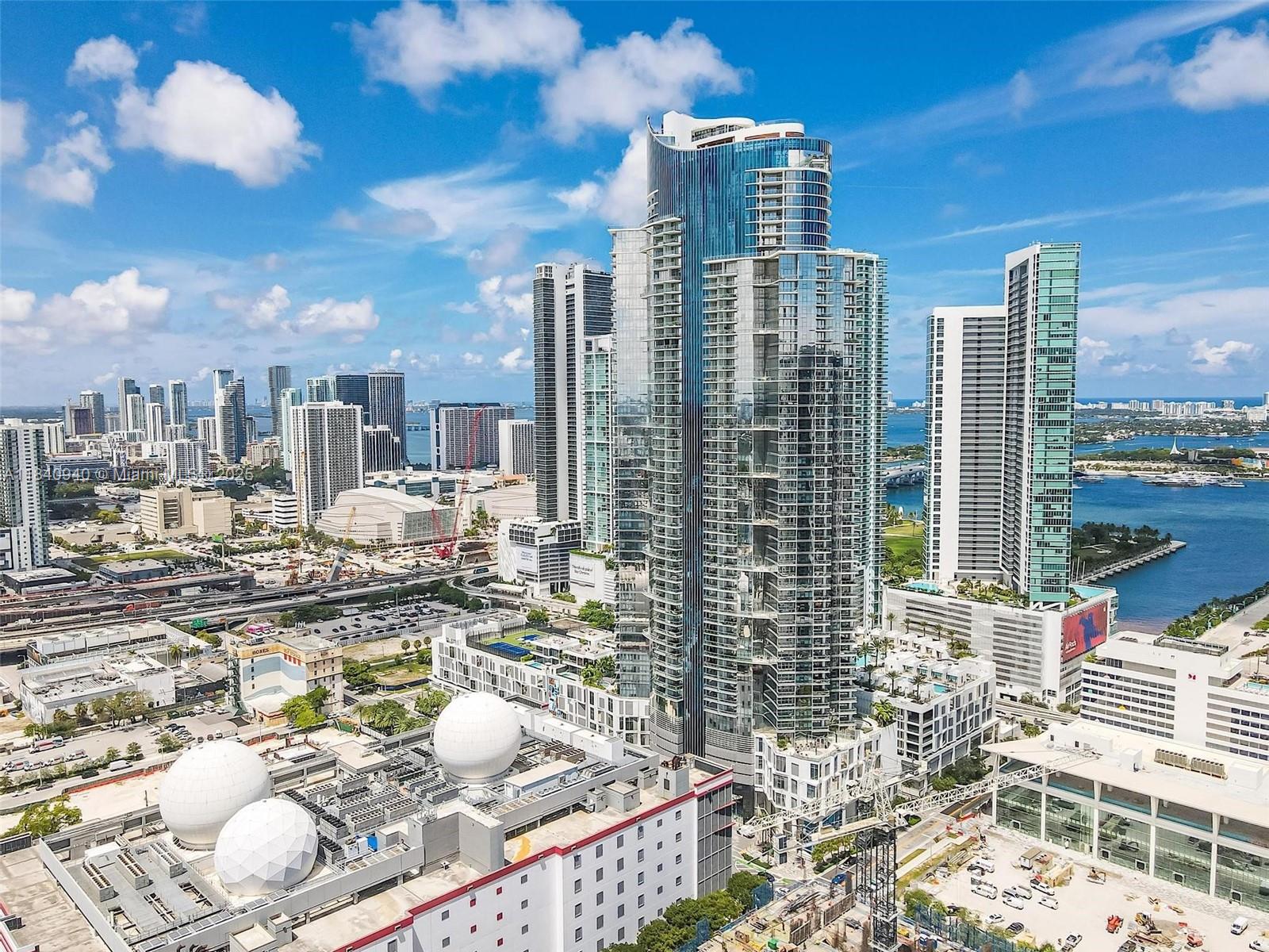 PARAMOUNT MIAMI WORLDCENTR - Residential
