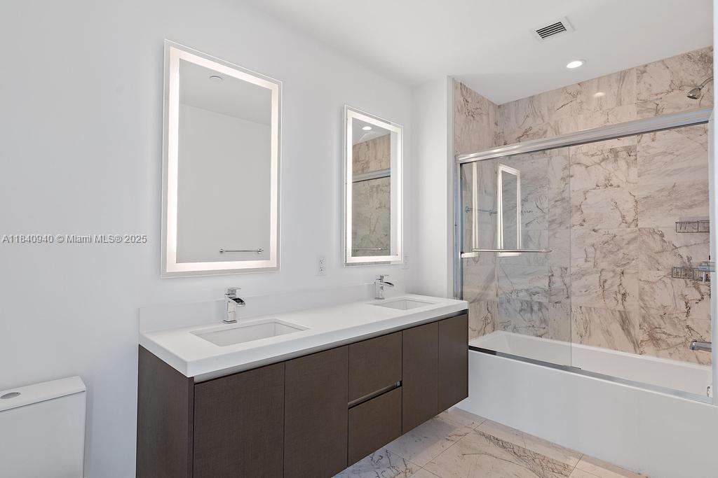 PARAMOUNT MIAMI WORLDCENTR - Residential