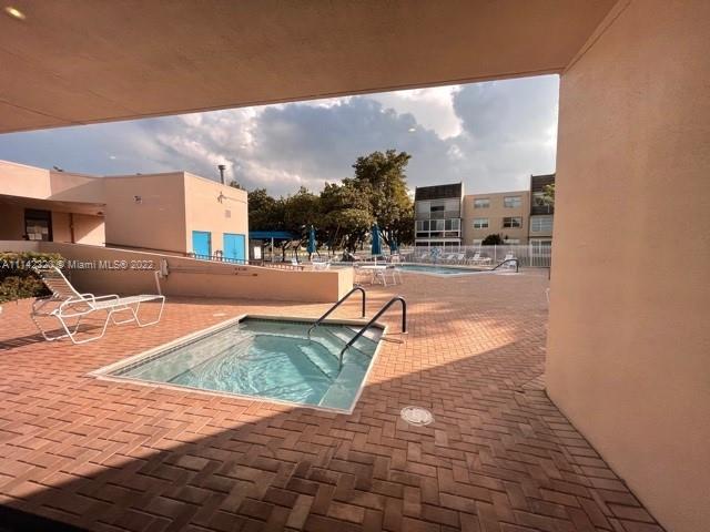 LIME BAY 6 CONDO - Residential