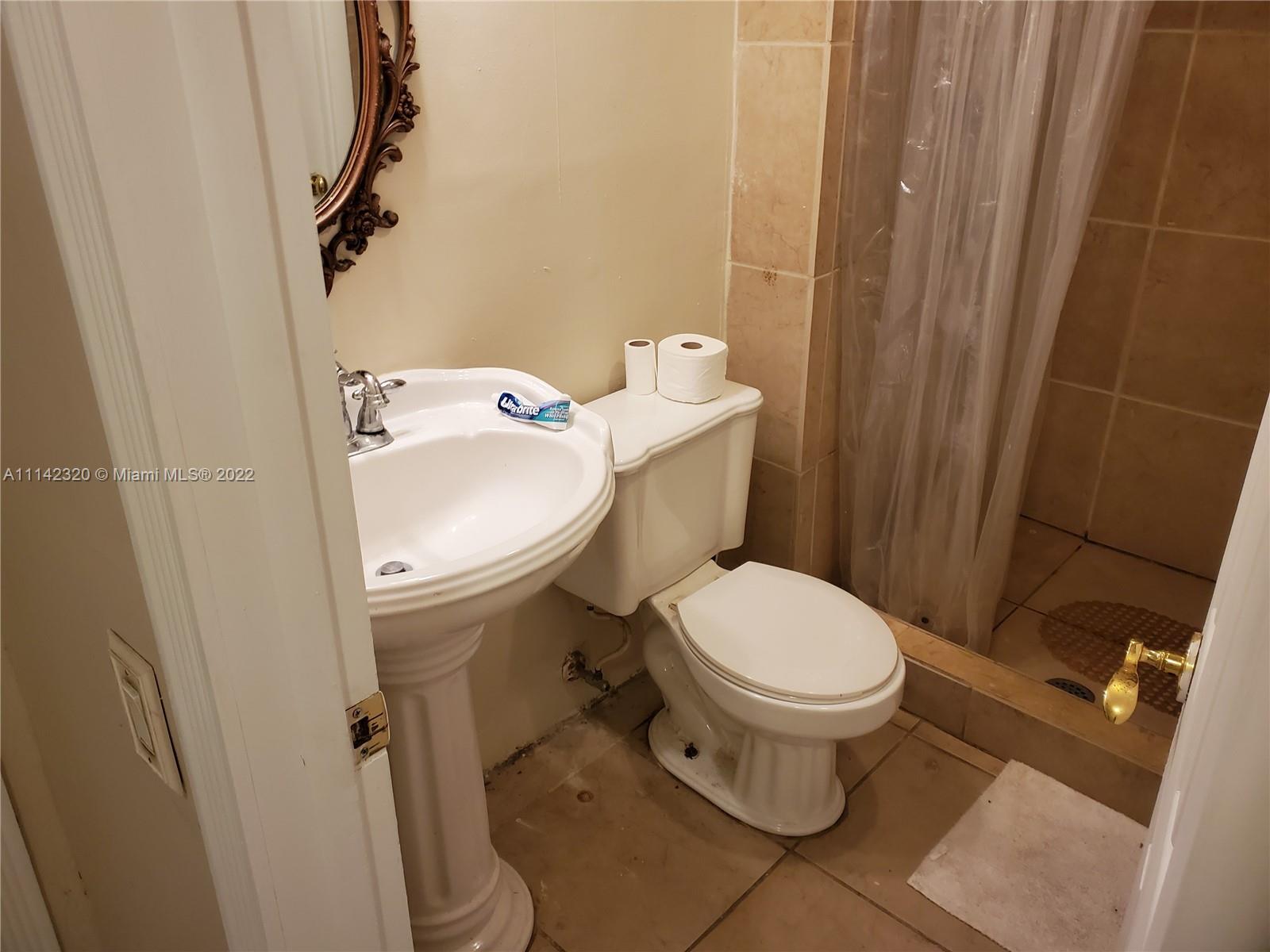 LIME BAY 6 CONDO - Residential