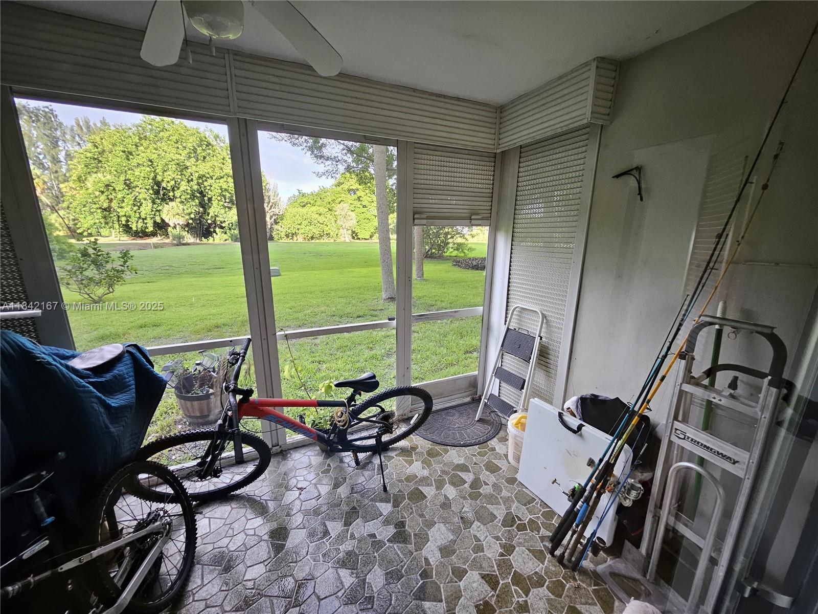 3250 N Palm Aire Dr 103