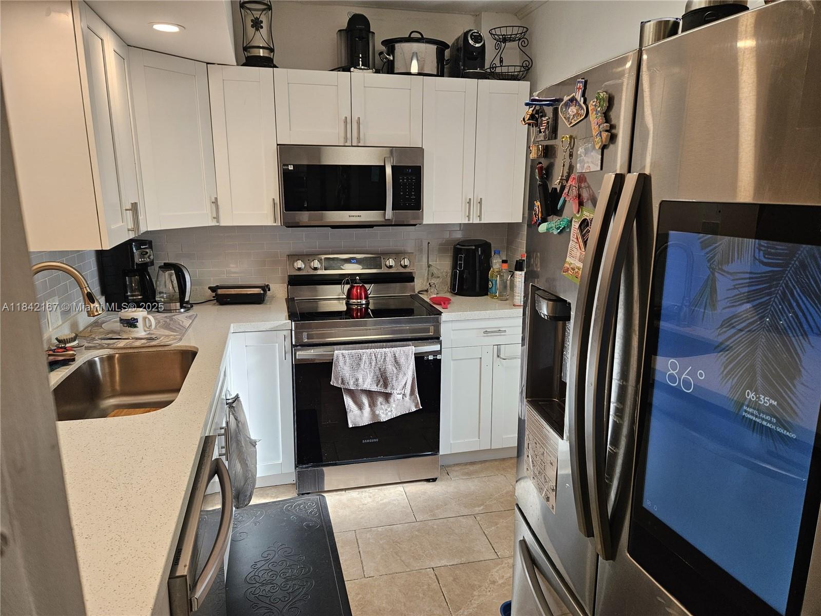 3250 N Palm Aire Dr 103