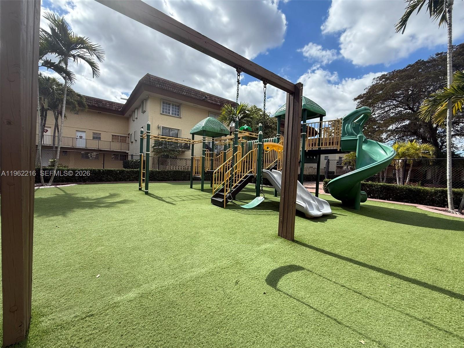 COURTYARDS AT KENDALL CON - Residential