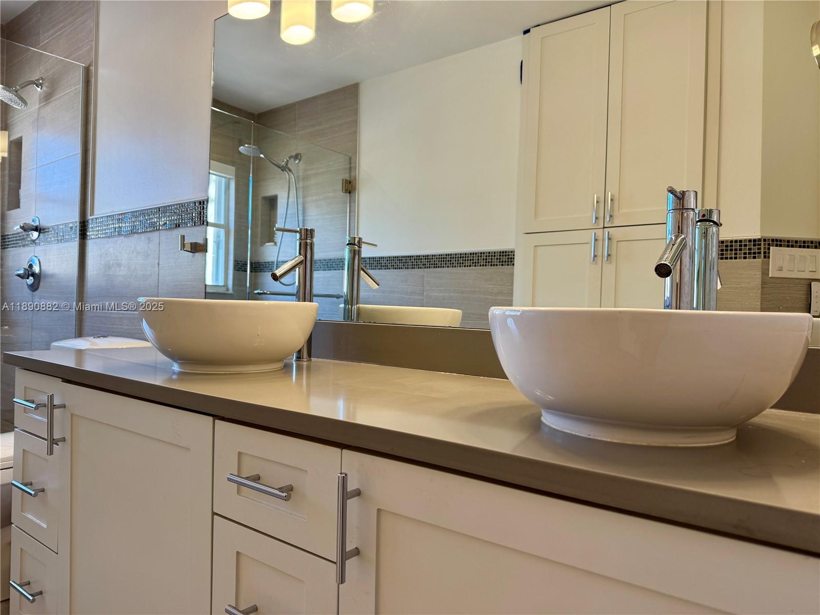 SPINNAKER BAY - Residential